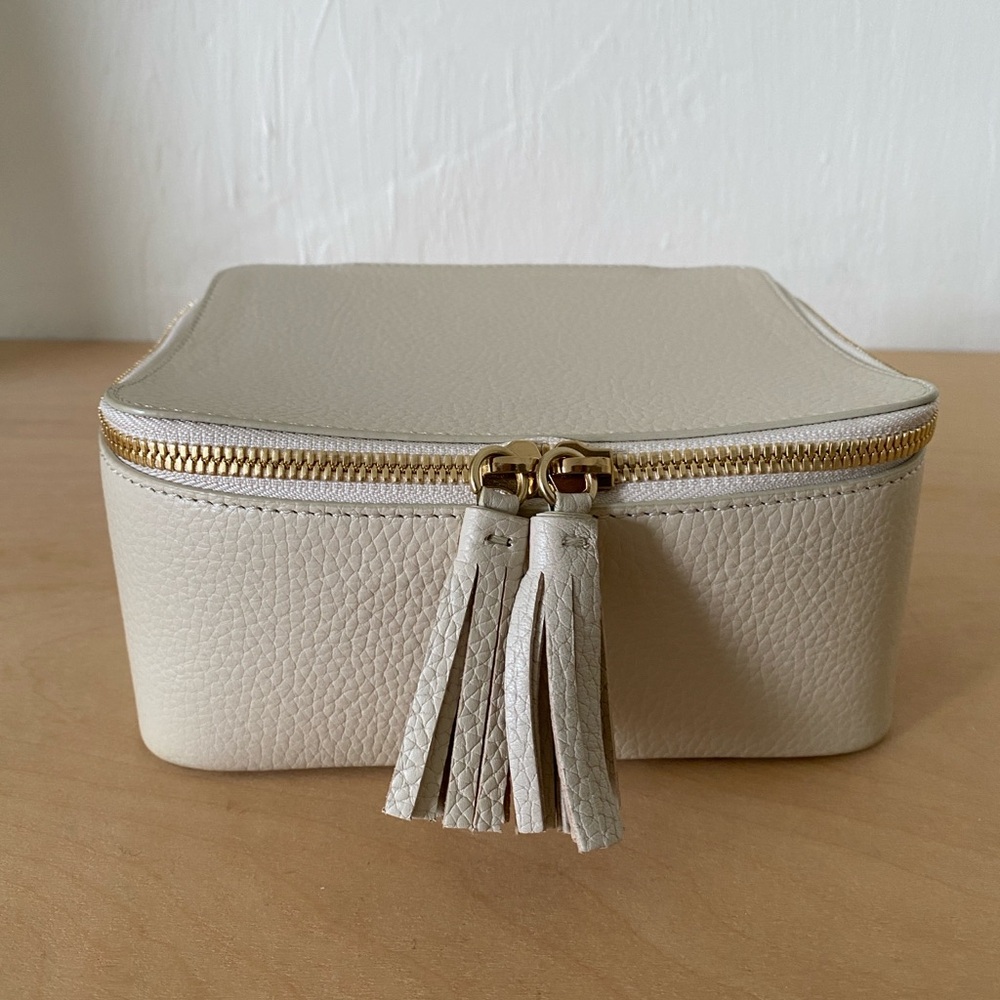 Cuyana Jewelry Case